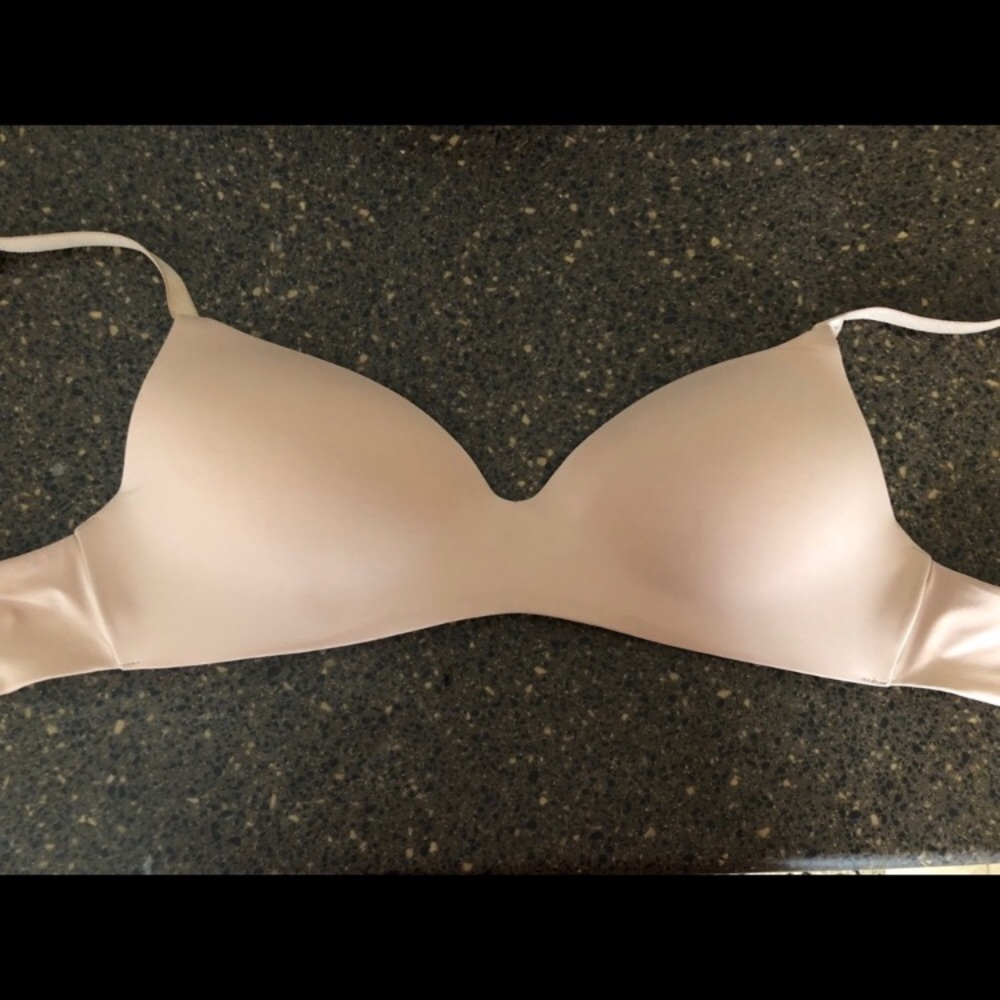 VS wireless tshirt bra 34D